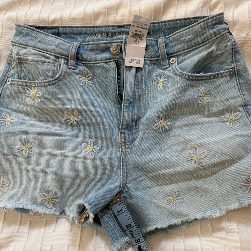 NWT American Eagle Daisy Jean cutoff shorts
